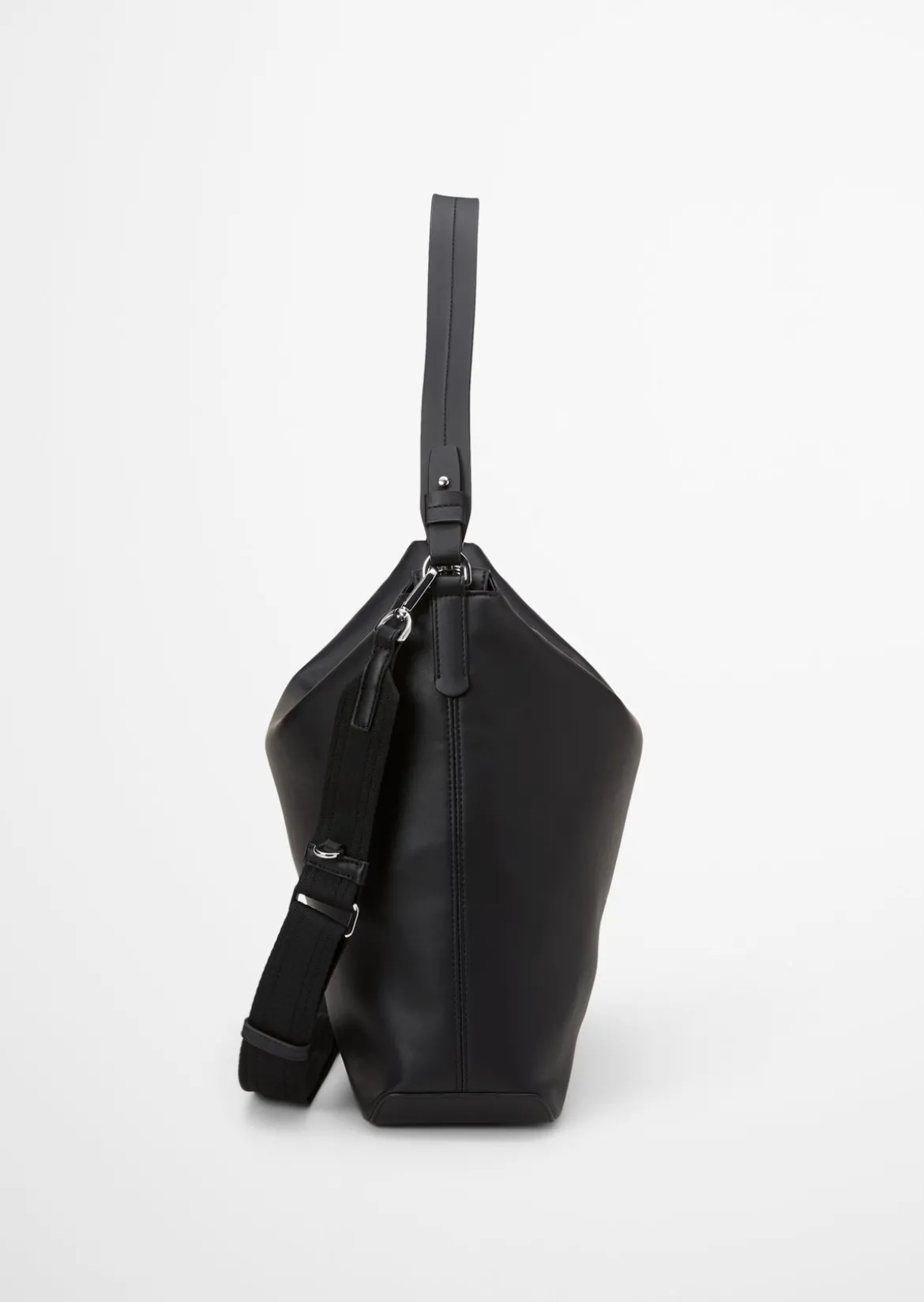 Hobo Bag aus einer Lederalternative aus recyceltem Polyester