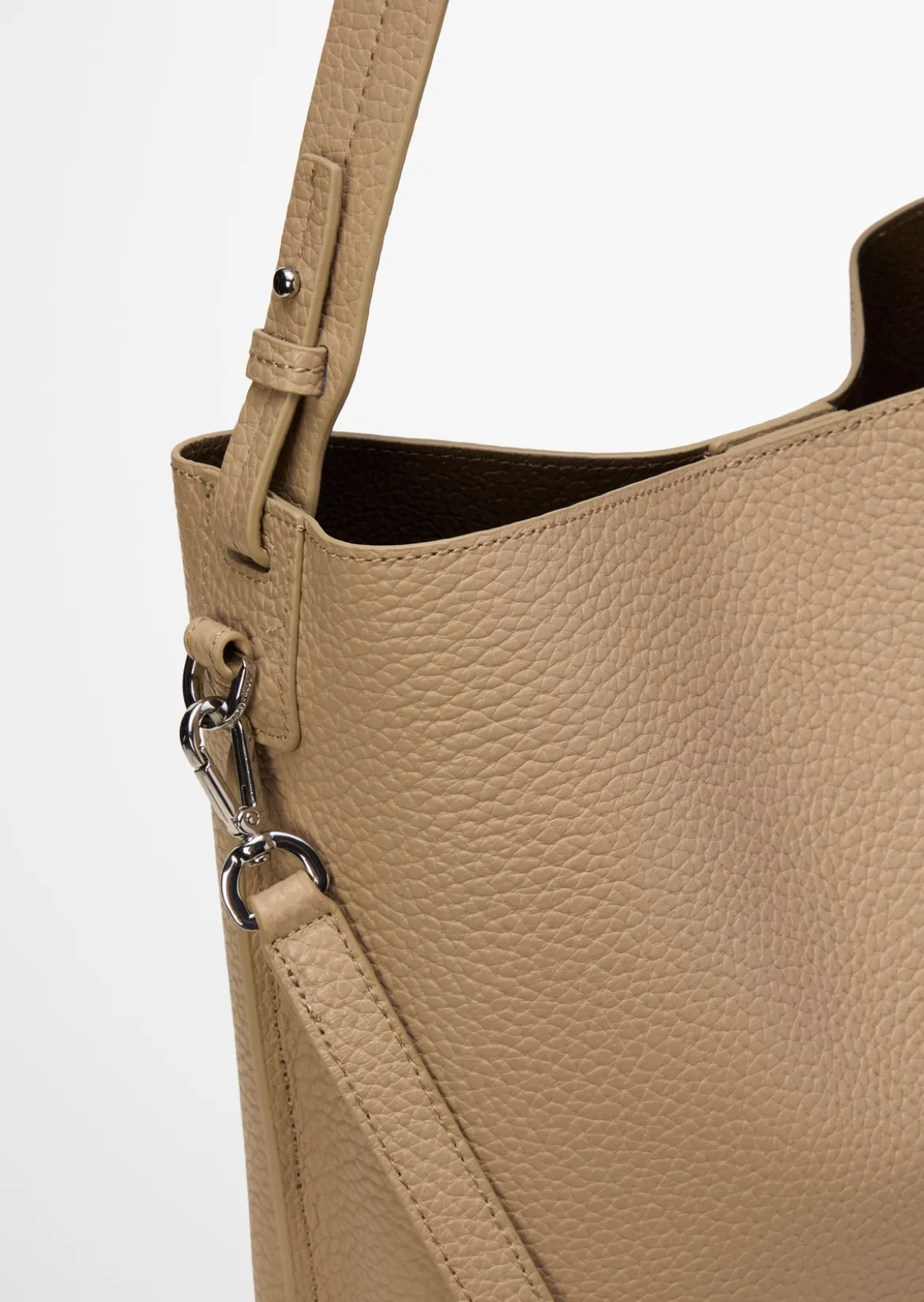 Hobo Bag medium aus genarbtem Rindleder