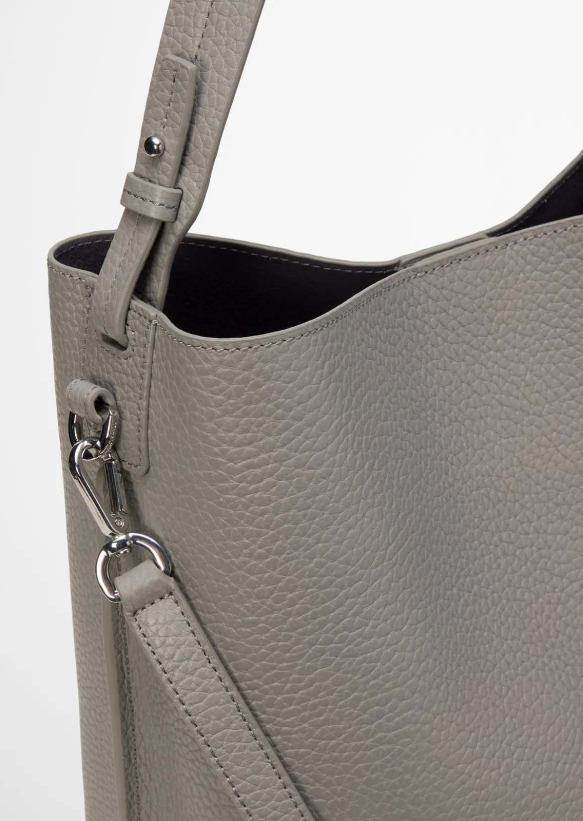 Hobo Bag medium aus genarbtem Rindleder