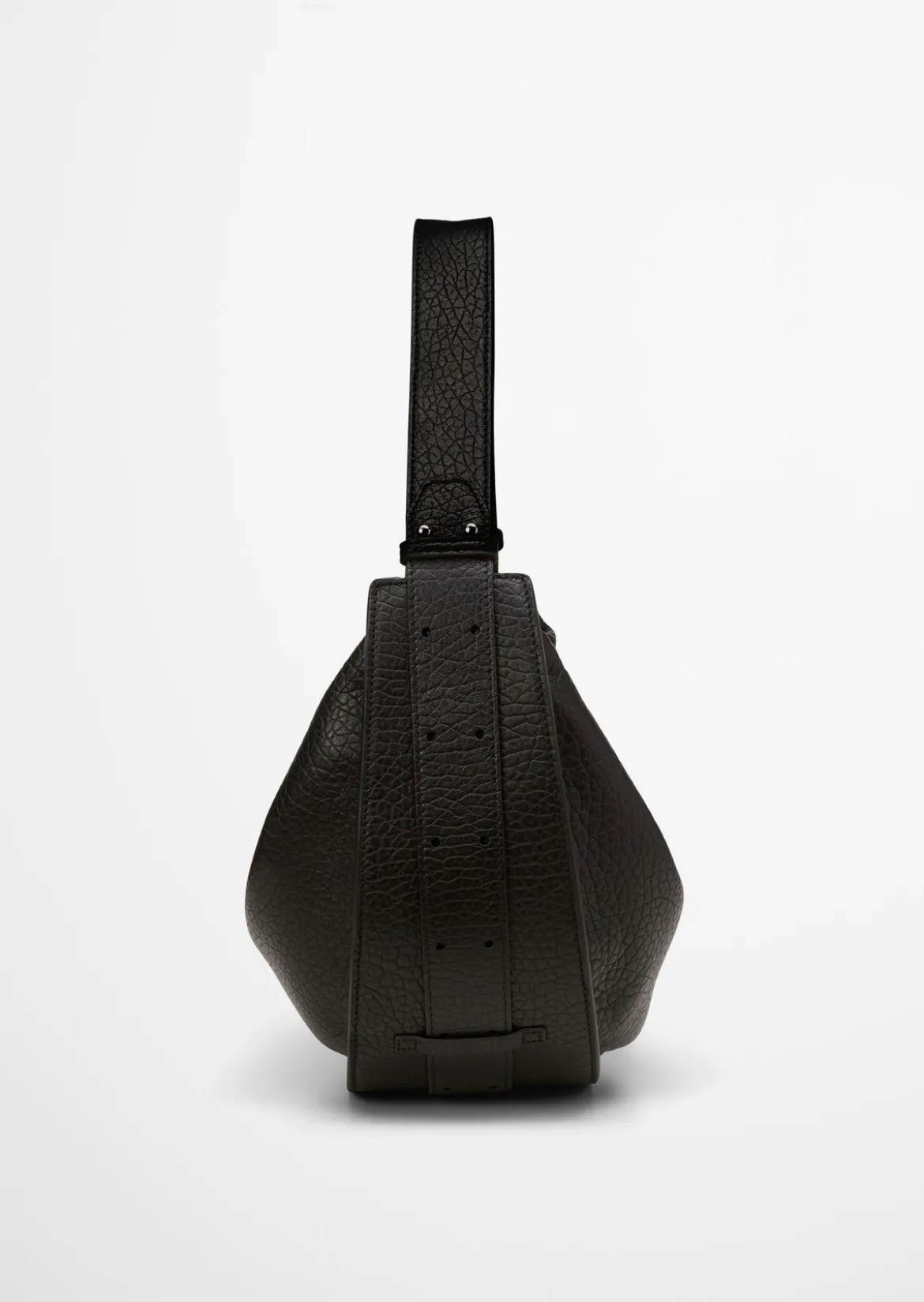 Hobo Bag medium im Slouchy-Shape mit festem Boden