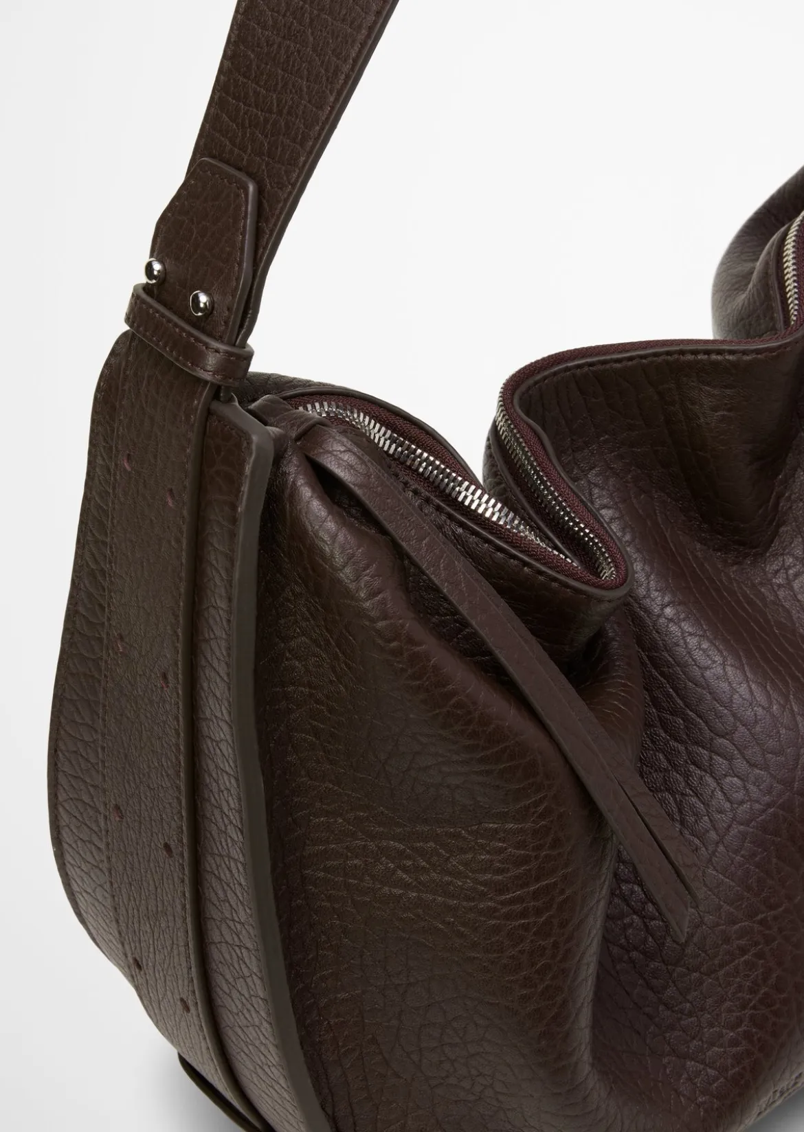 Hobo Bag medium im Slouchy-Shape mit festem Boden