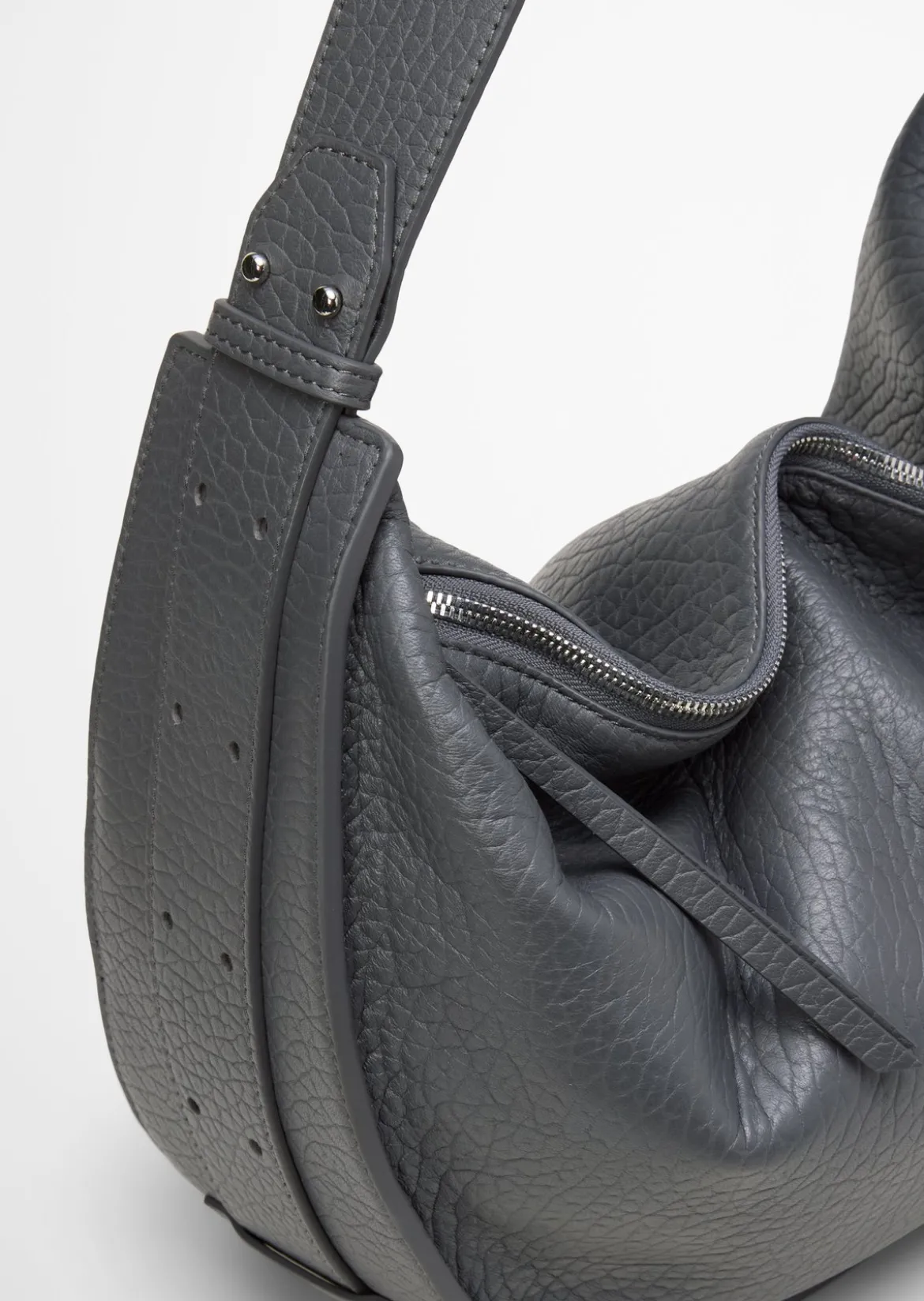 Hobo Bag medium im Slouchy-Shape mit festem Boden