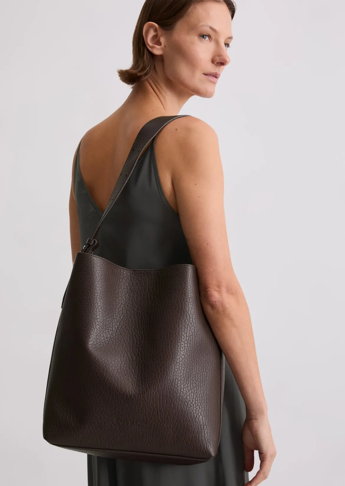 Hobo Bag medium mit herausnehmbarer Innenpouch