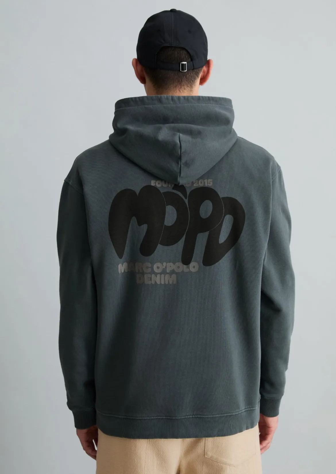 Hoodie relaxed aus recycelter Baumwolle