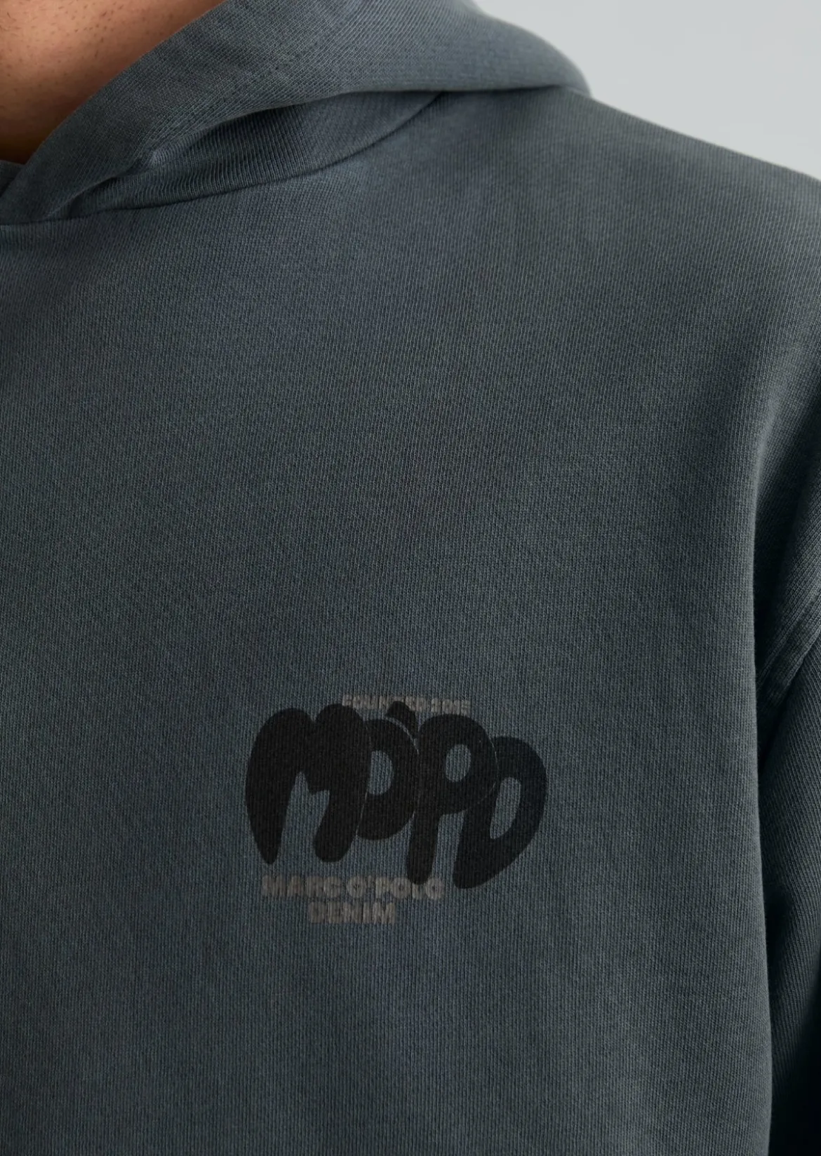 Hoodie relaxed aus recycelter Baumwolle