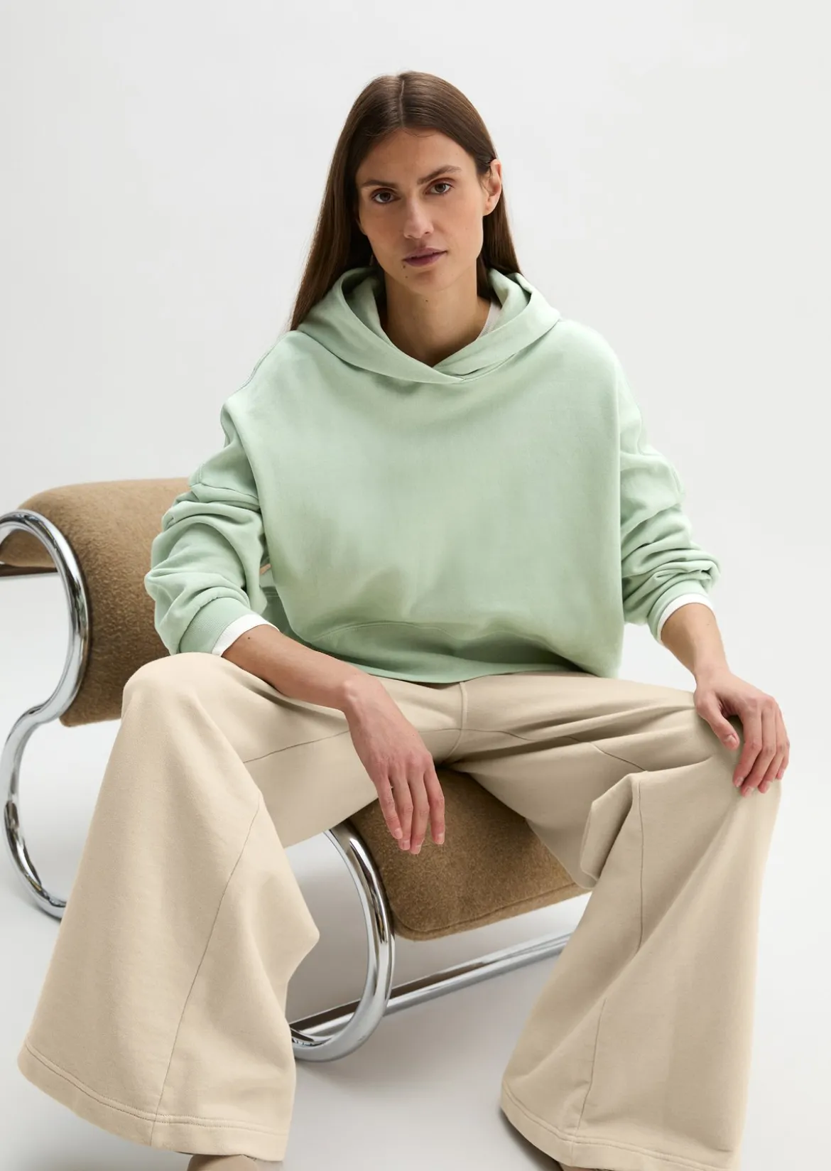 Hoodie relaxed garment-dyed mit recycelter Baumwolle