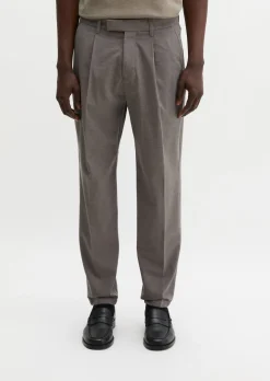 Hose Model Belsbo pleats relaxed aus sommerlichem Woll-Mix