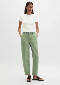 Hose Model Lara barrel cropped aus Organic Cotton Stretch