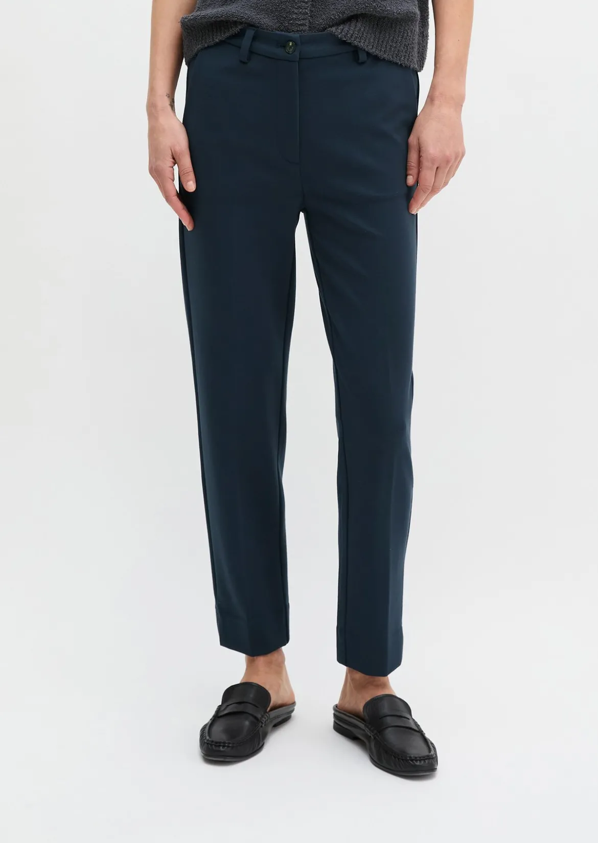 Hose Model Malin slim aus weichem Interlock-Jersey