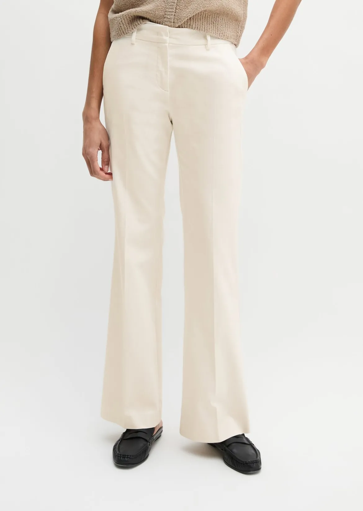 Hose Model Marthe flared aus Superstretch-Twill
