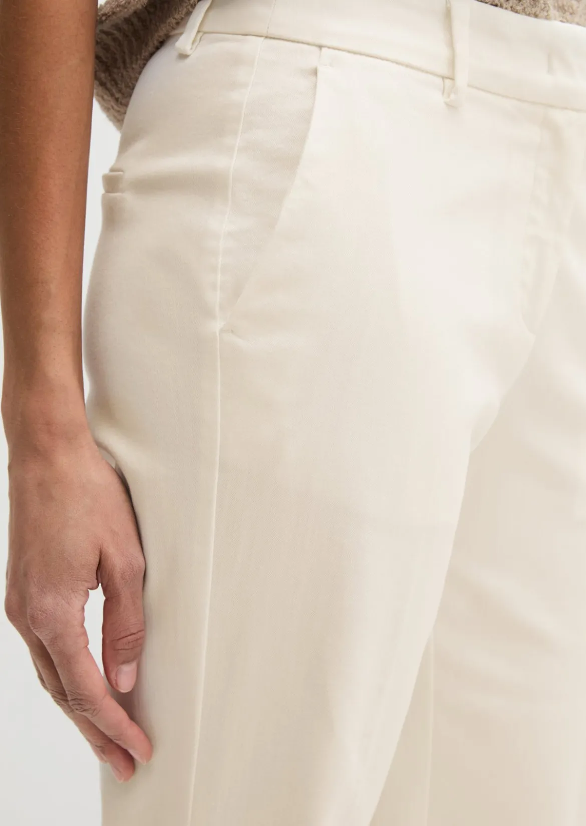 Hose Model Marthe flared aus Superstretch-Twill