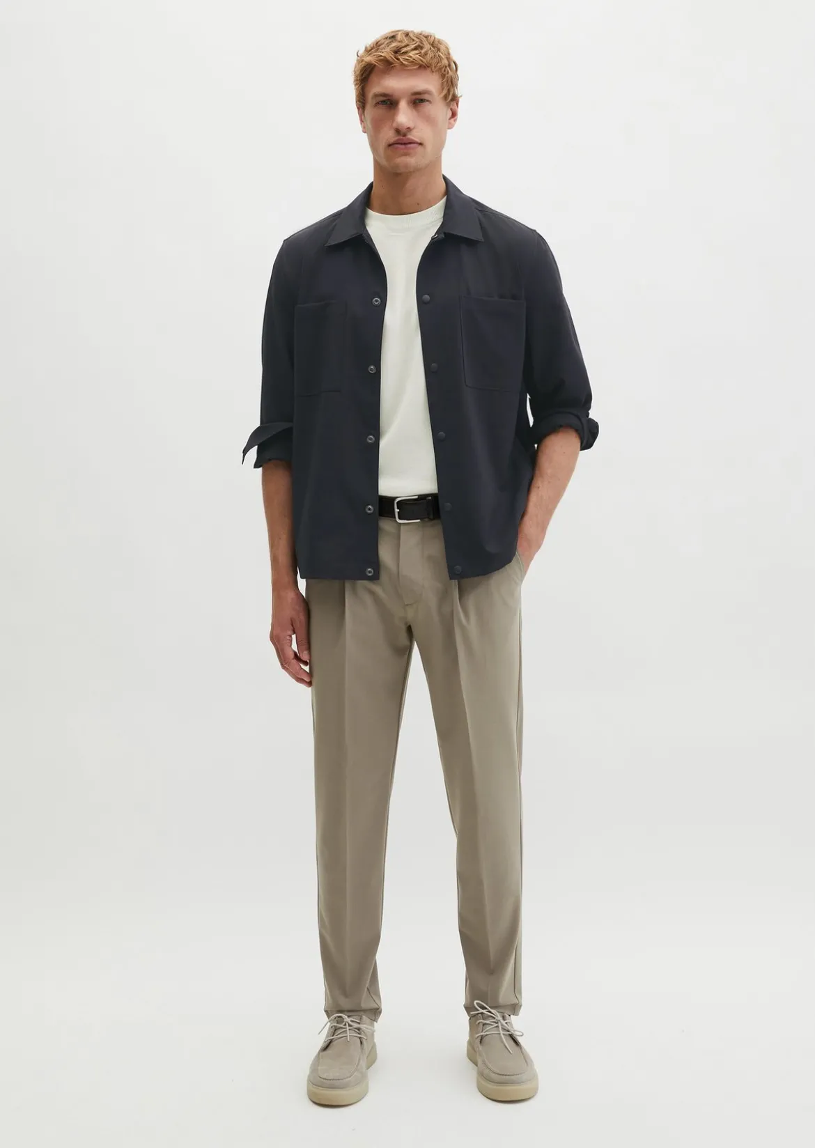 Hose Model Morot Jogger DFB Travel Collection aus leichtem Technical Wool Blend