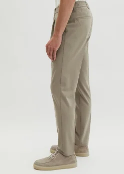Hose Model Morot Jogger DFB Travel Collection aus leichtem Technical Wool Blend