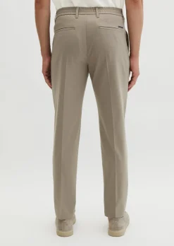 Hose Model Morot Jogger Travel Collection aus leichtem Technical Wool Blend