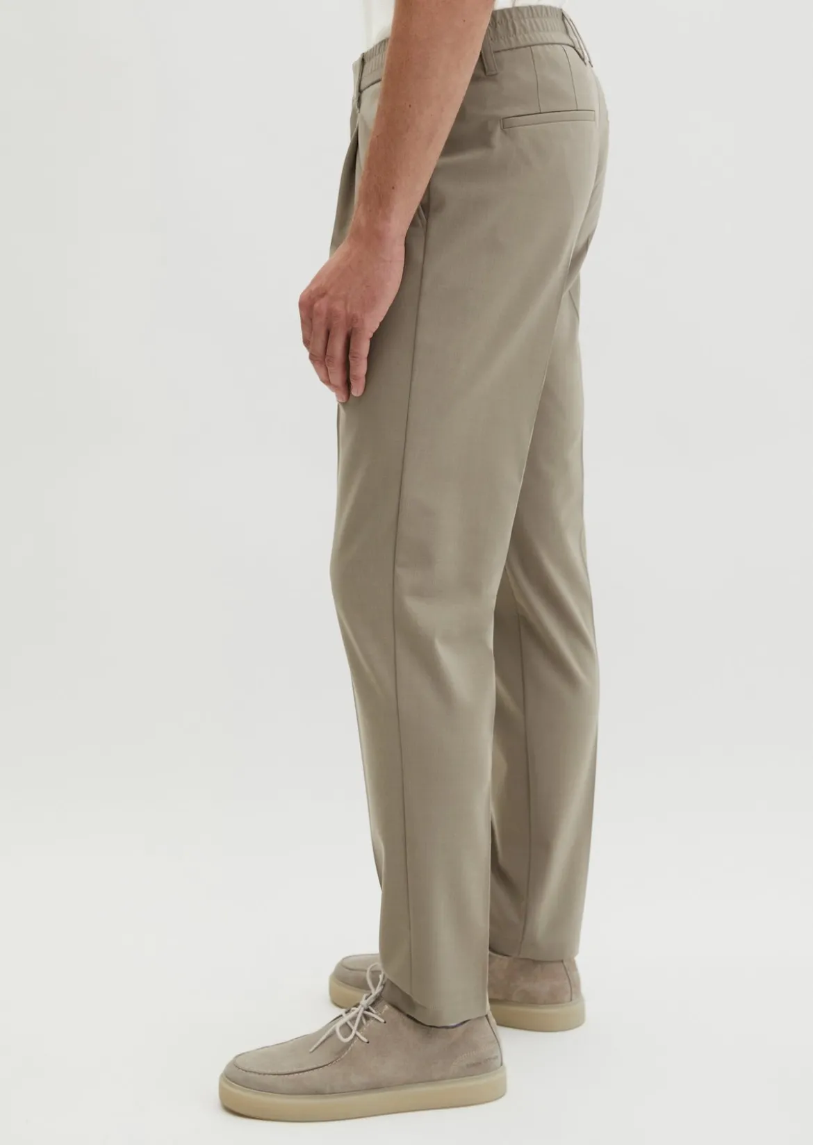 Hose Model Morot Jogger Travel Collection aus leichtem Technical Wool Blend