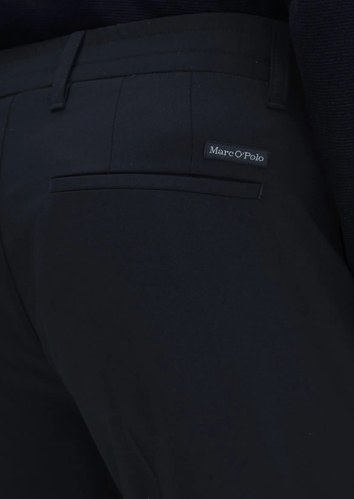 Hose Model Morot Jogger Travel Collection aus leichtem Technical Wool Blend