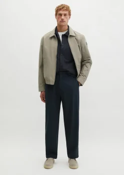 Hose Model Mossbo DFB Travel Collection aus leichtem Technical Wool Blend