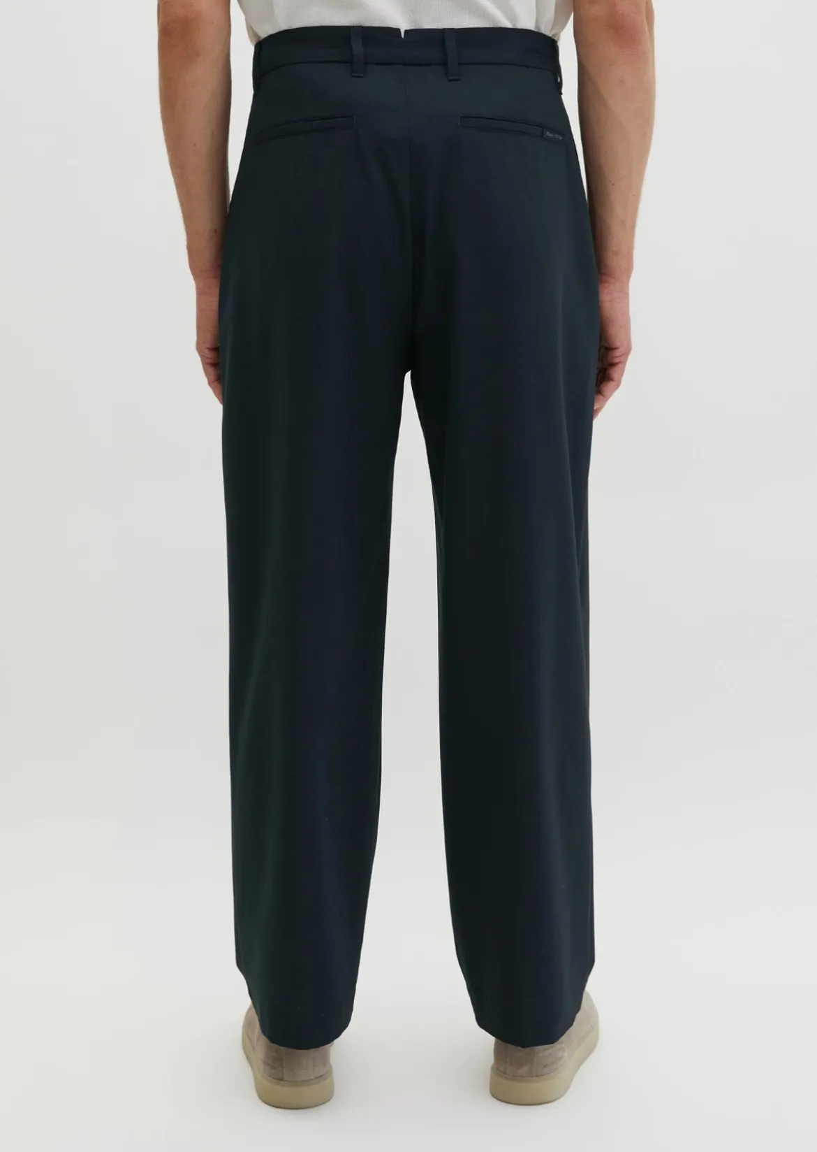 Hose Model Mossbo DFB Travel Collection aus leichtem Technical Wool Blend