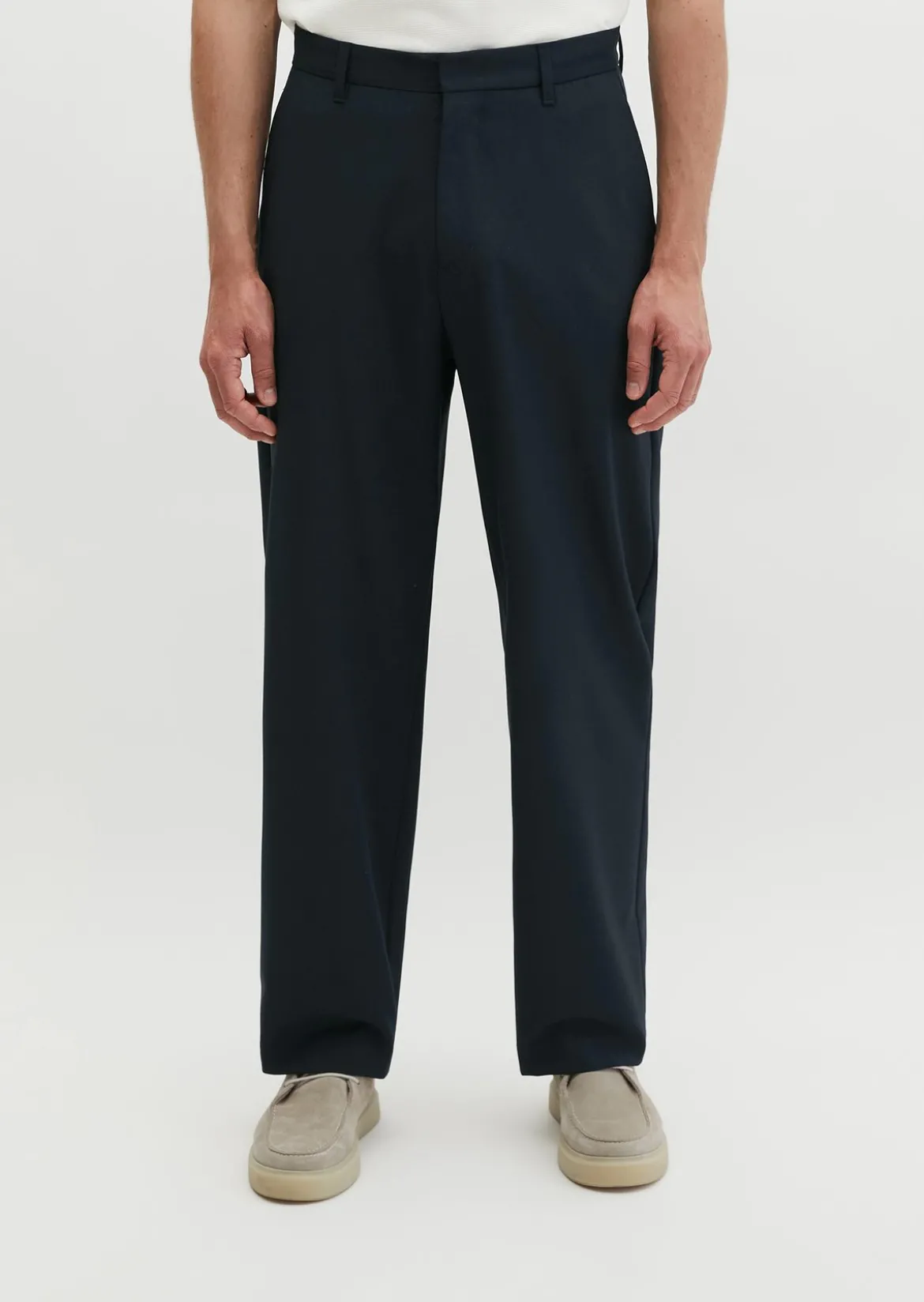 Hose Model Mossbo DFB Travel Collection aus leichtem Technical Wool Blend