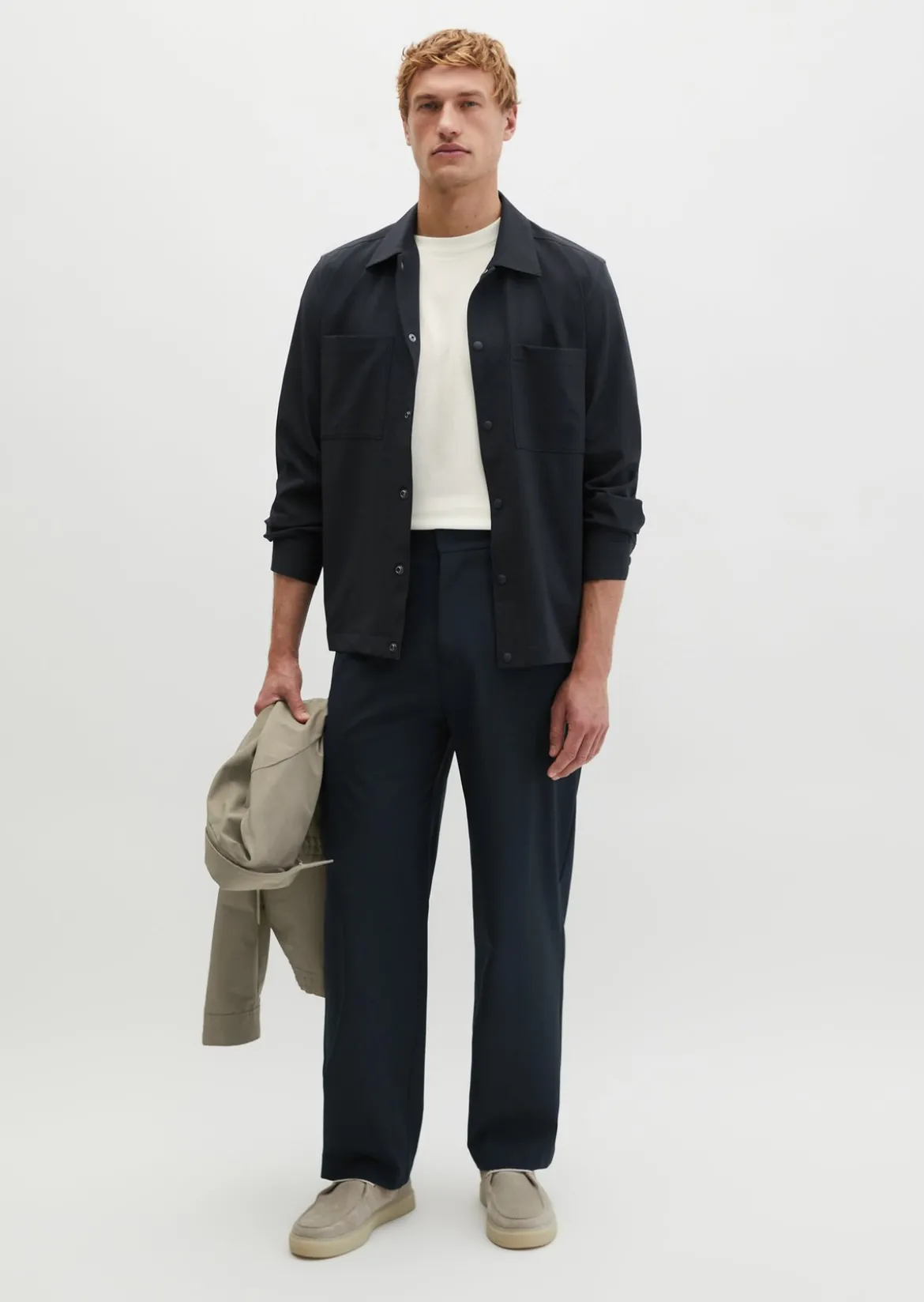 Hose Model Mossbo Travel Collection aus leichtem Technical Wool Blend