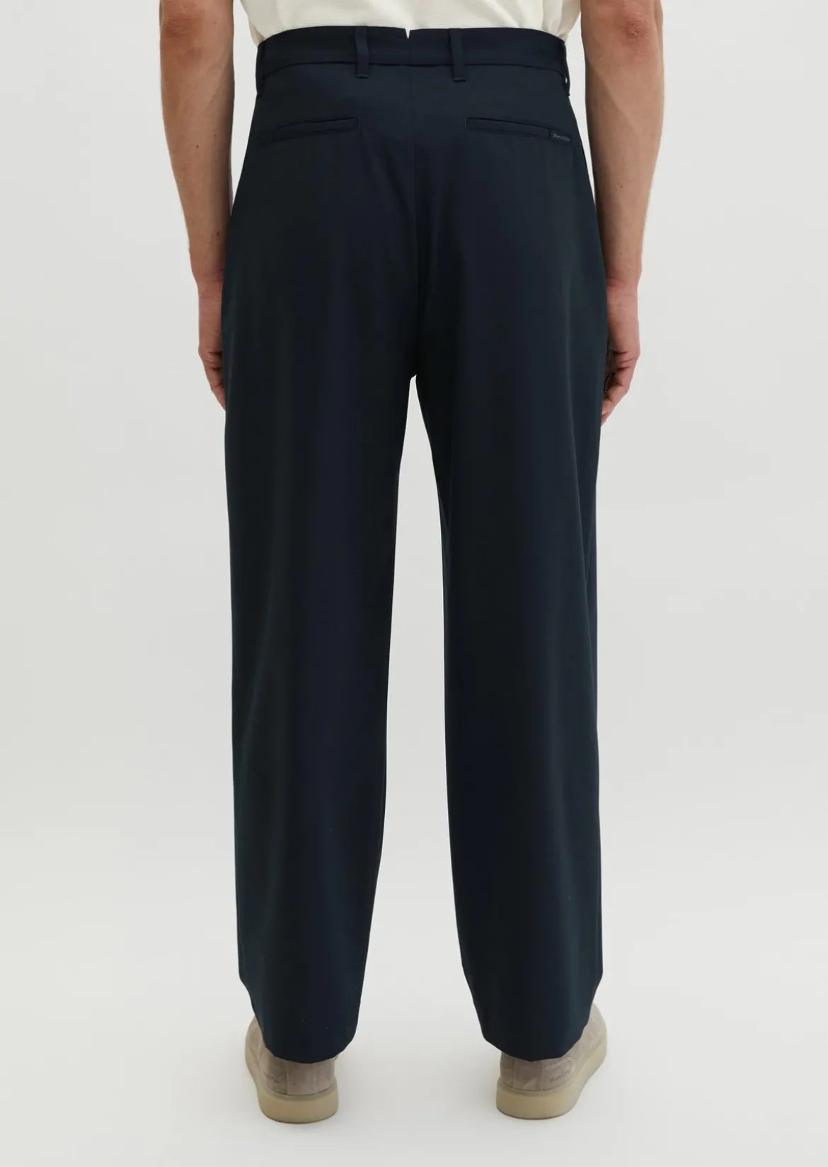 Hose Model Mossbo Travel Collection aus leichtem Technical Wool Blend