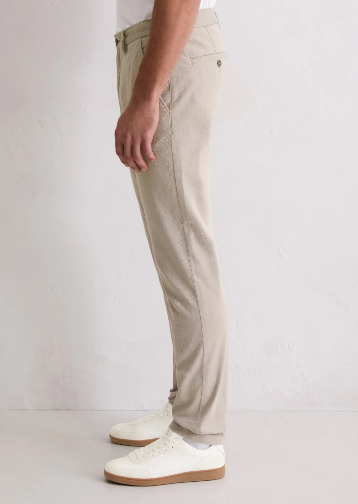 Hose Model Stig Jogger shaped aus Two-Tone Organic Cotton Stretch