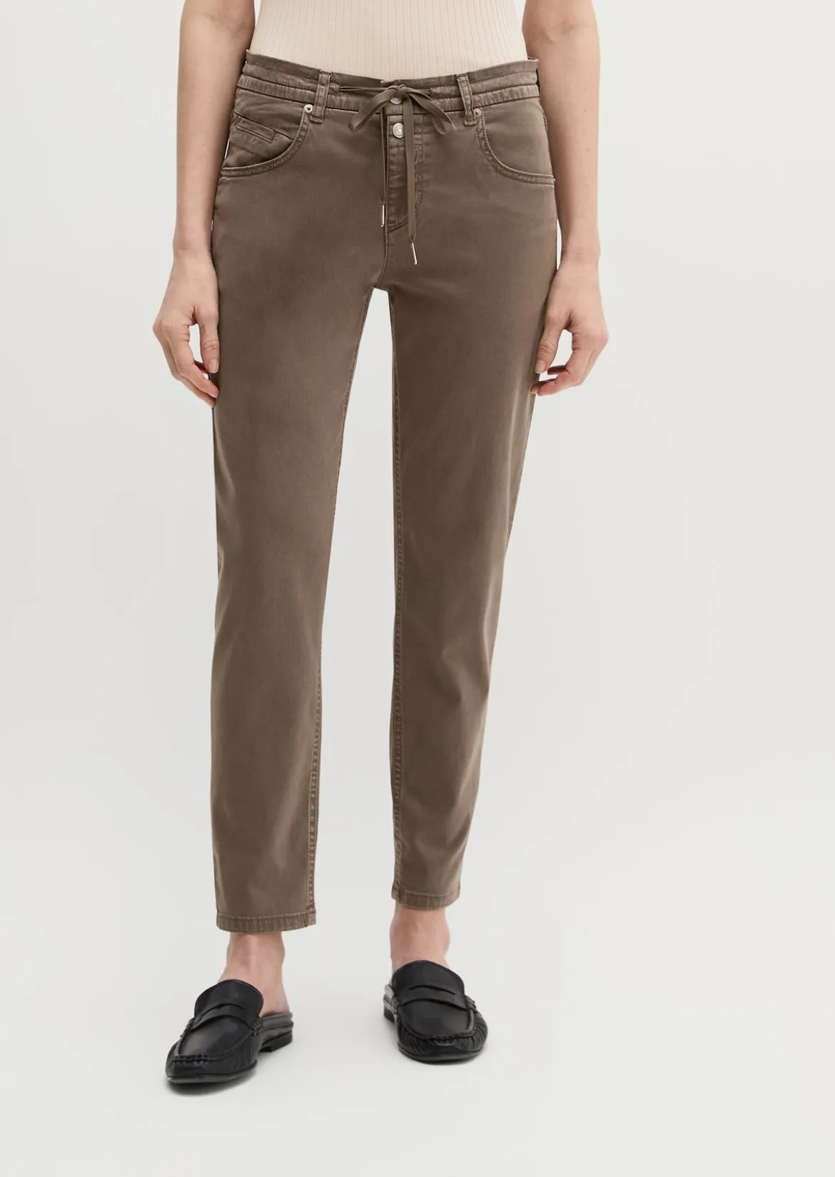 Hose Model Theda boyfriend cropped mit TENCEL™ Lyocell