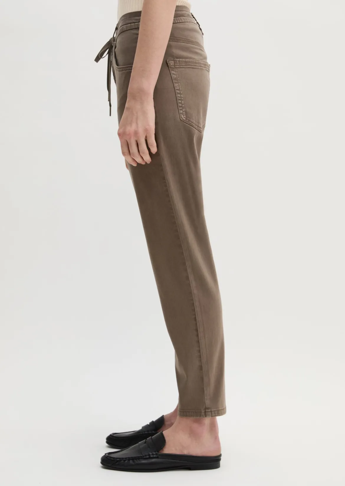 Hose Model Theda boyfriend cropped mit TENCEL™ Lyocell