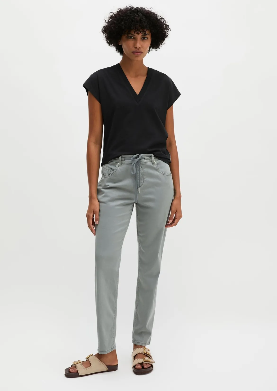 Hose Model Theda boyfriend mit TENCEL™ Lyocell