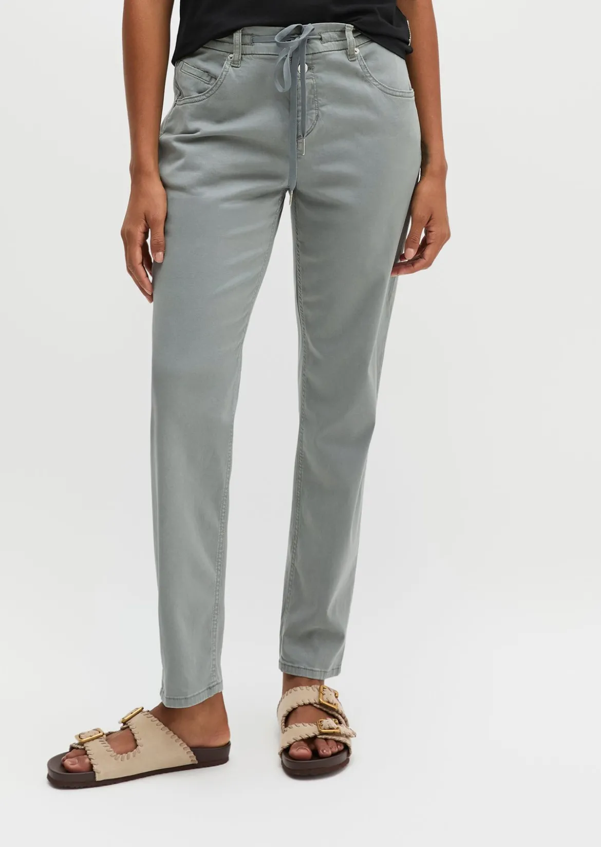 Hose Model Theda boyfriend mit TENCEL™ Lyocell