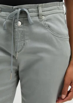 Hose Model Theda boyfriend mit TENCEL™ Lyocell