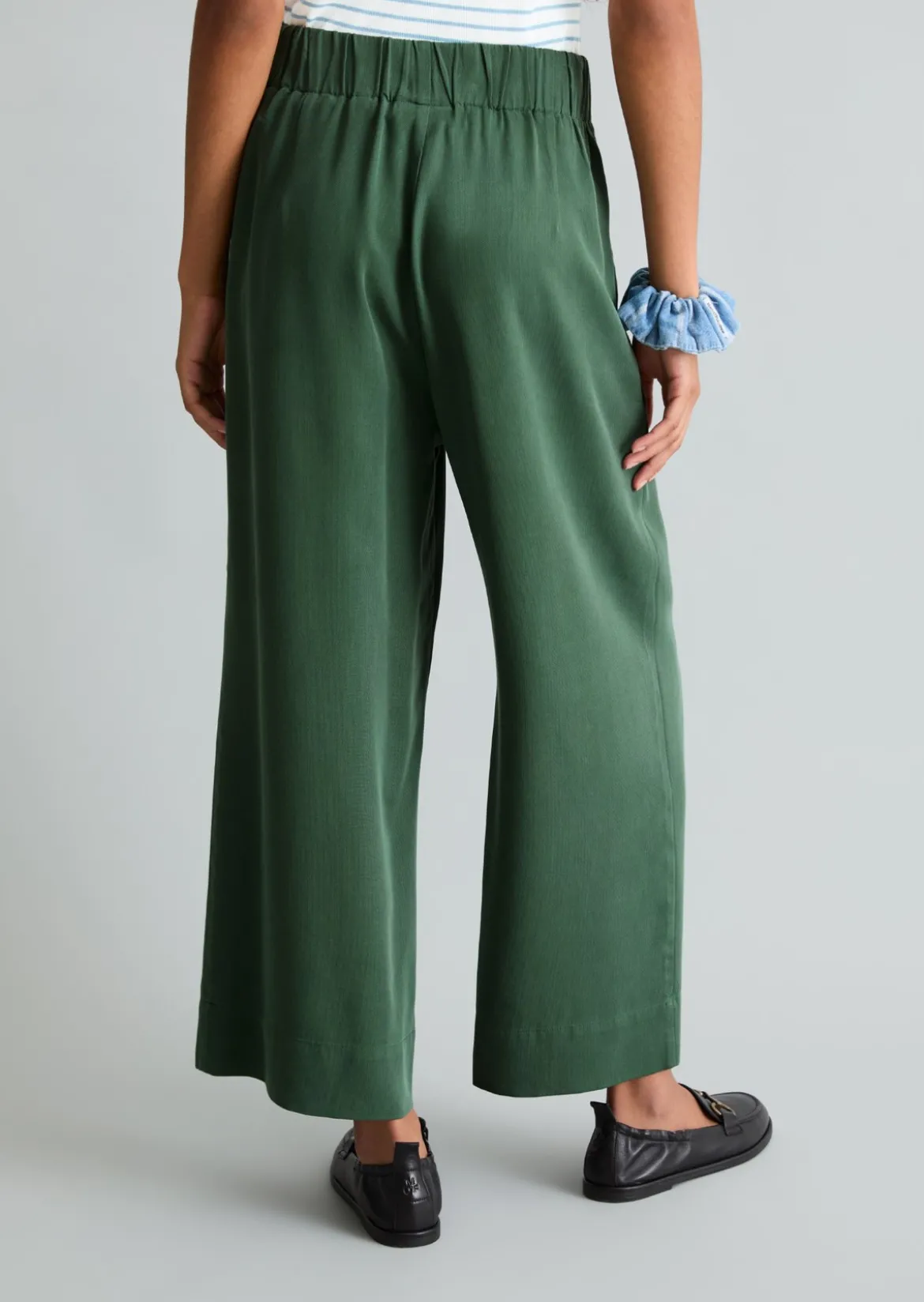 Hose relaxed aus LENZING™ Lyocell