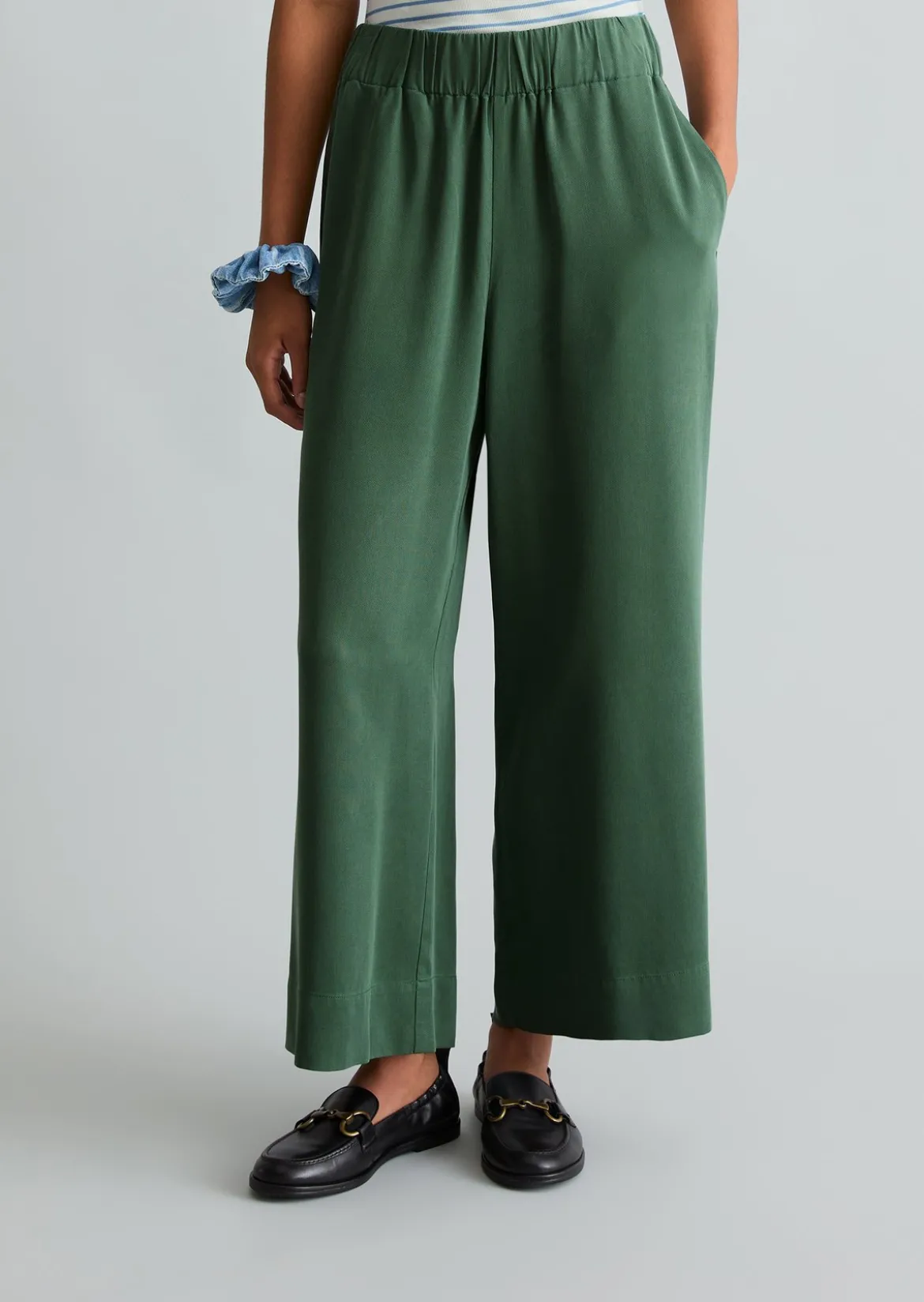 Hose relaxed aus LENZING™ Lyocell