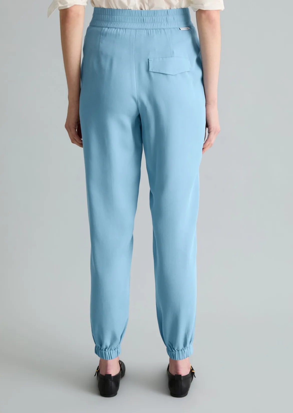 Hose relaxed aus LENZING™ Lyocell