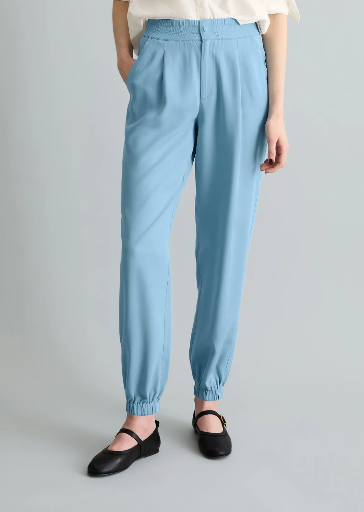 Hose relaxed aus LENZING™ Lyocell