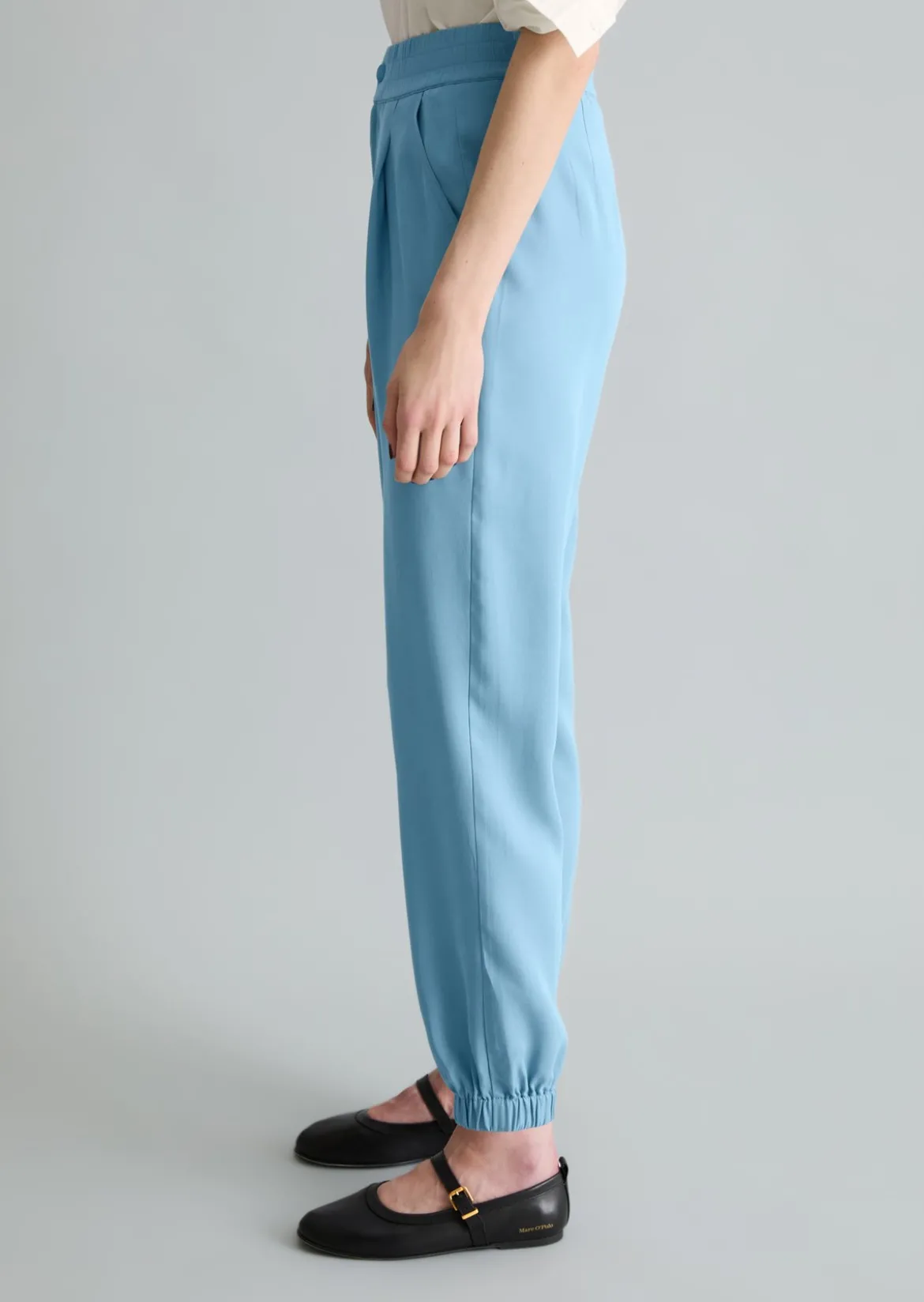 Hose relaxed aus LENZING™ Lyocell