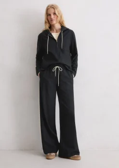 Indoor-Kapuzenjacke regular aus recyceltem Polyester und Viskose