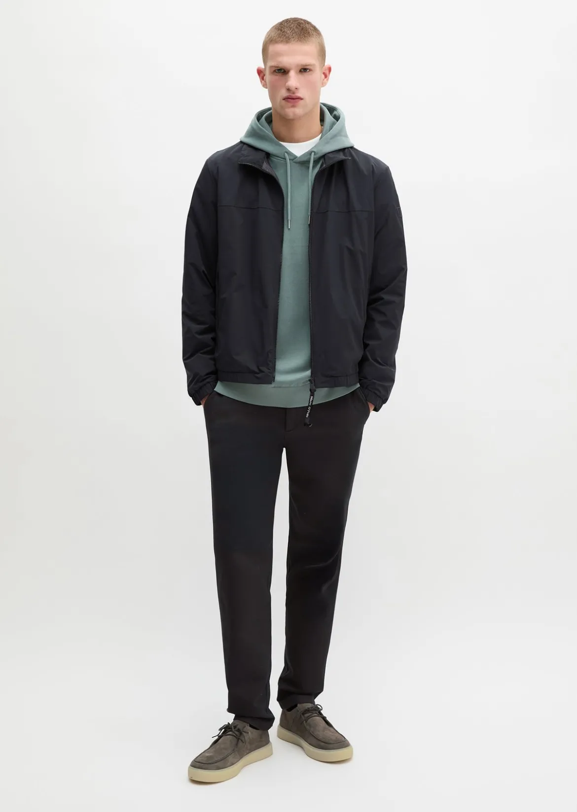 Jacke regular aus recyceltem Polyester