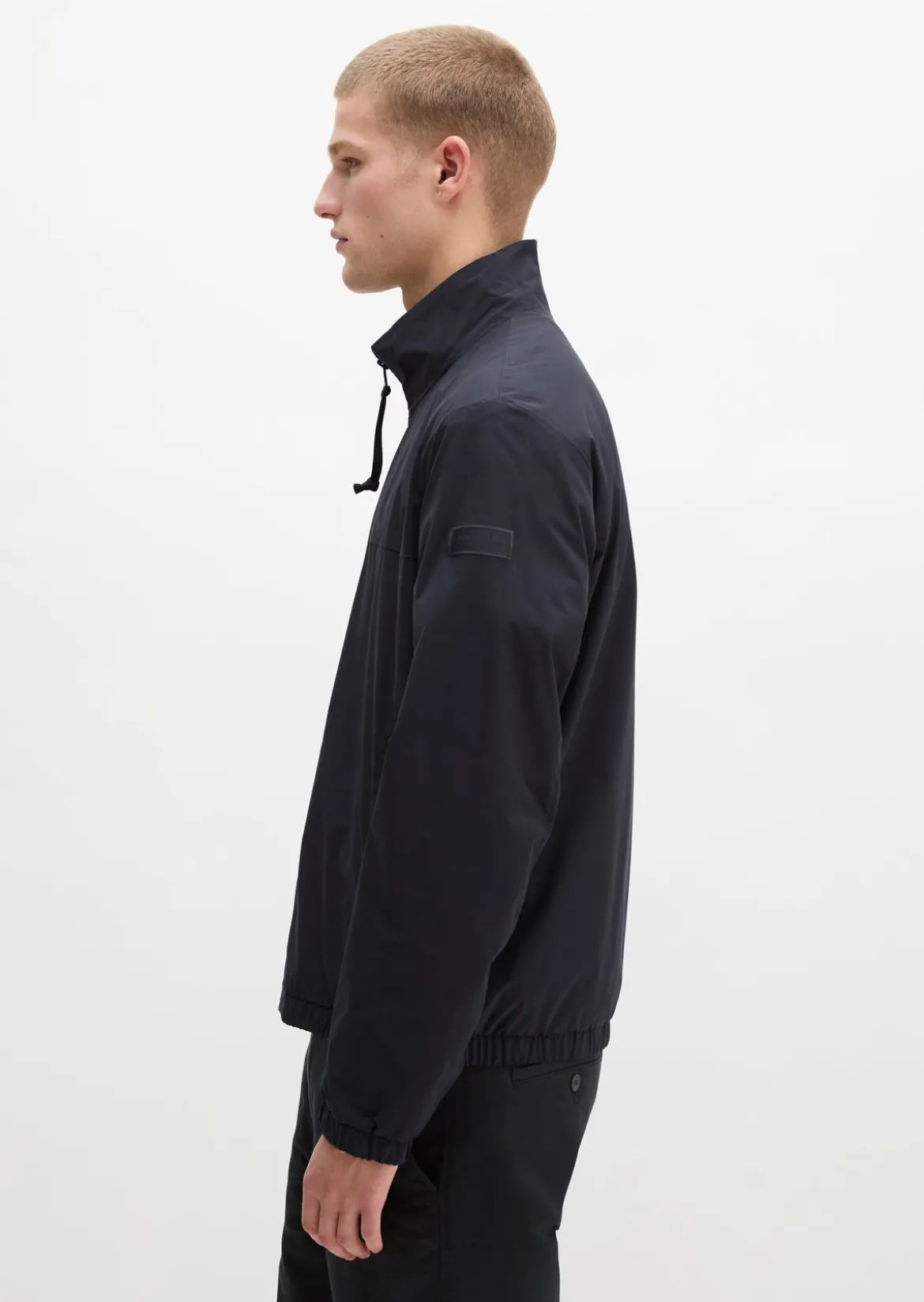 Jacke regular aus recyceltem Polyester