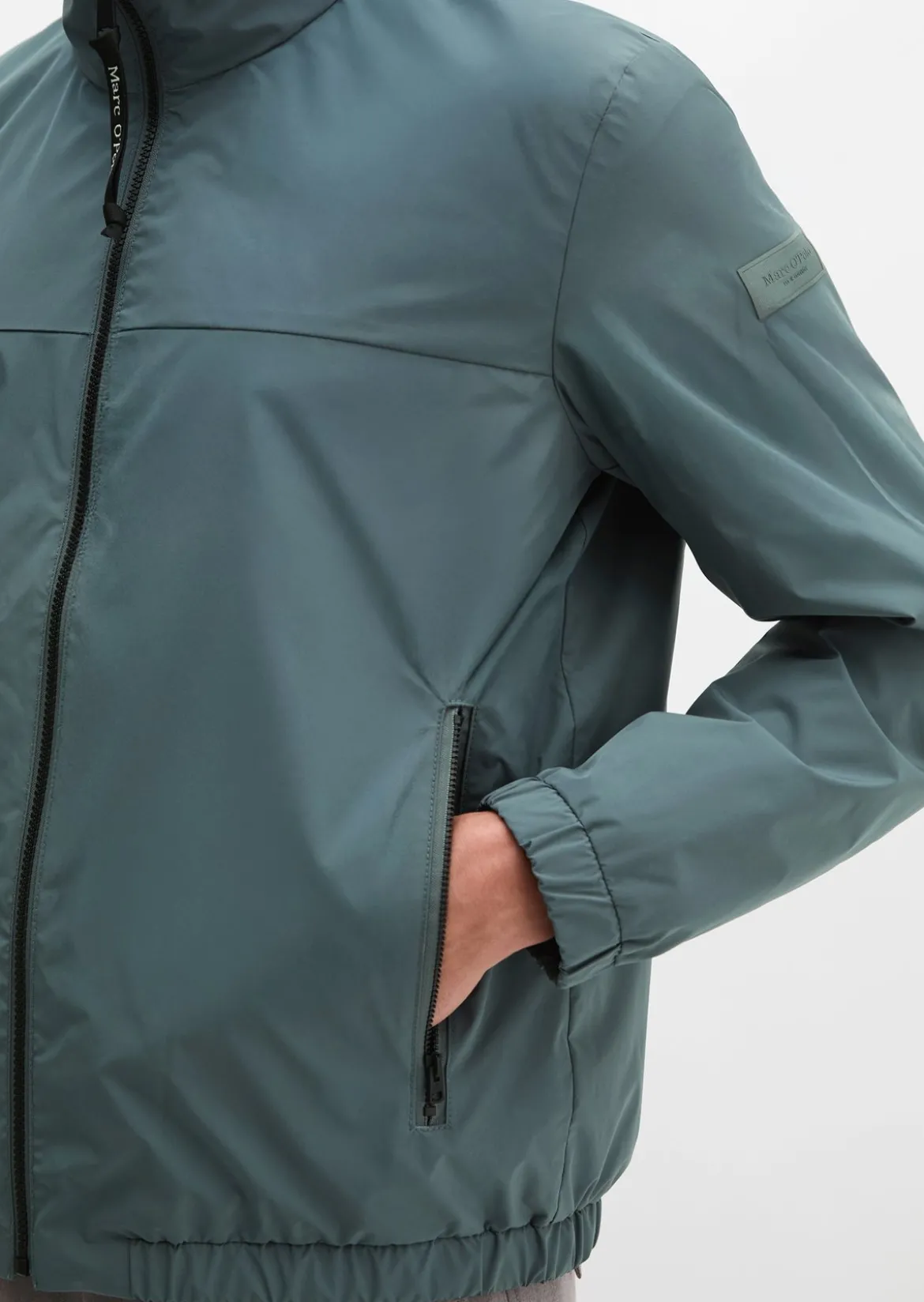 Jacke regular aus recyceltem Polyester