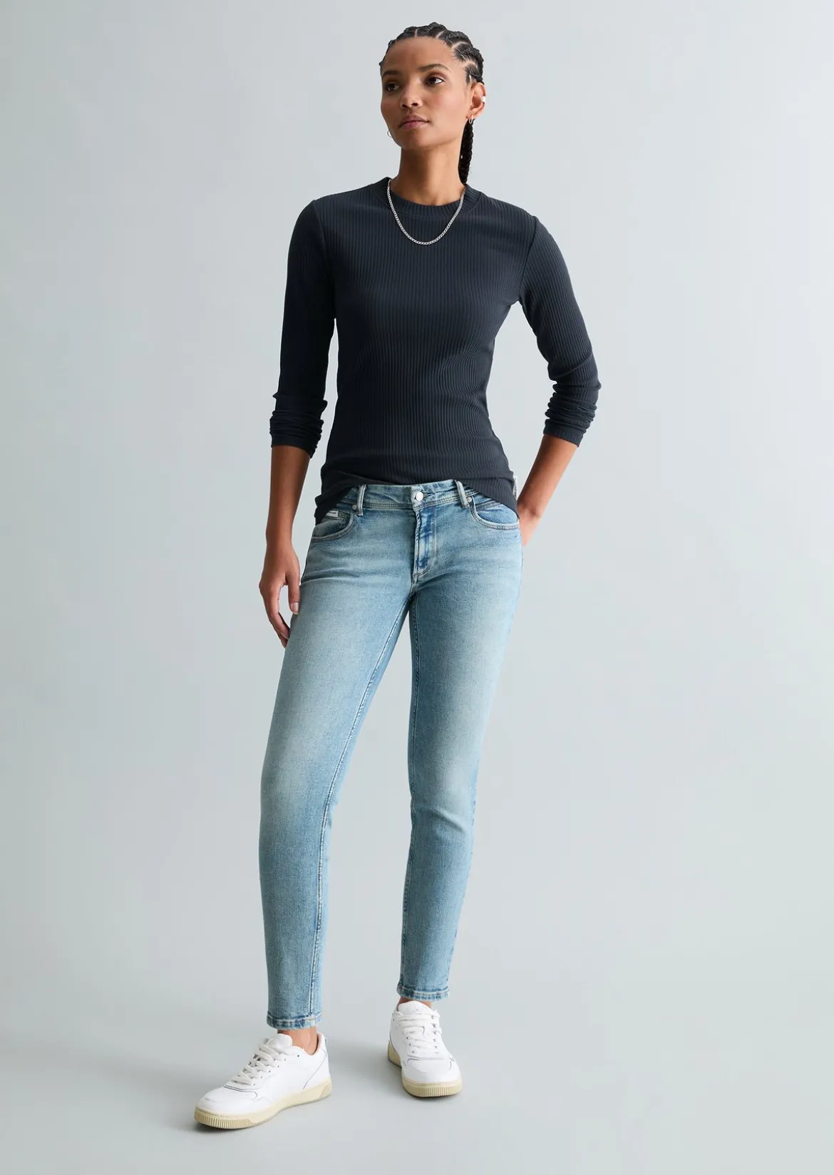Jeans Model Alva slim cropped aus Organic Cotton-Mix