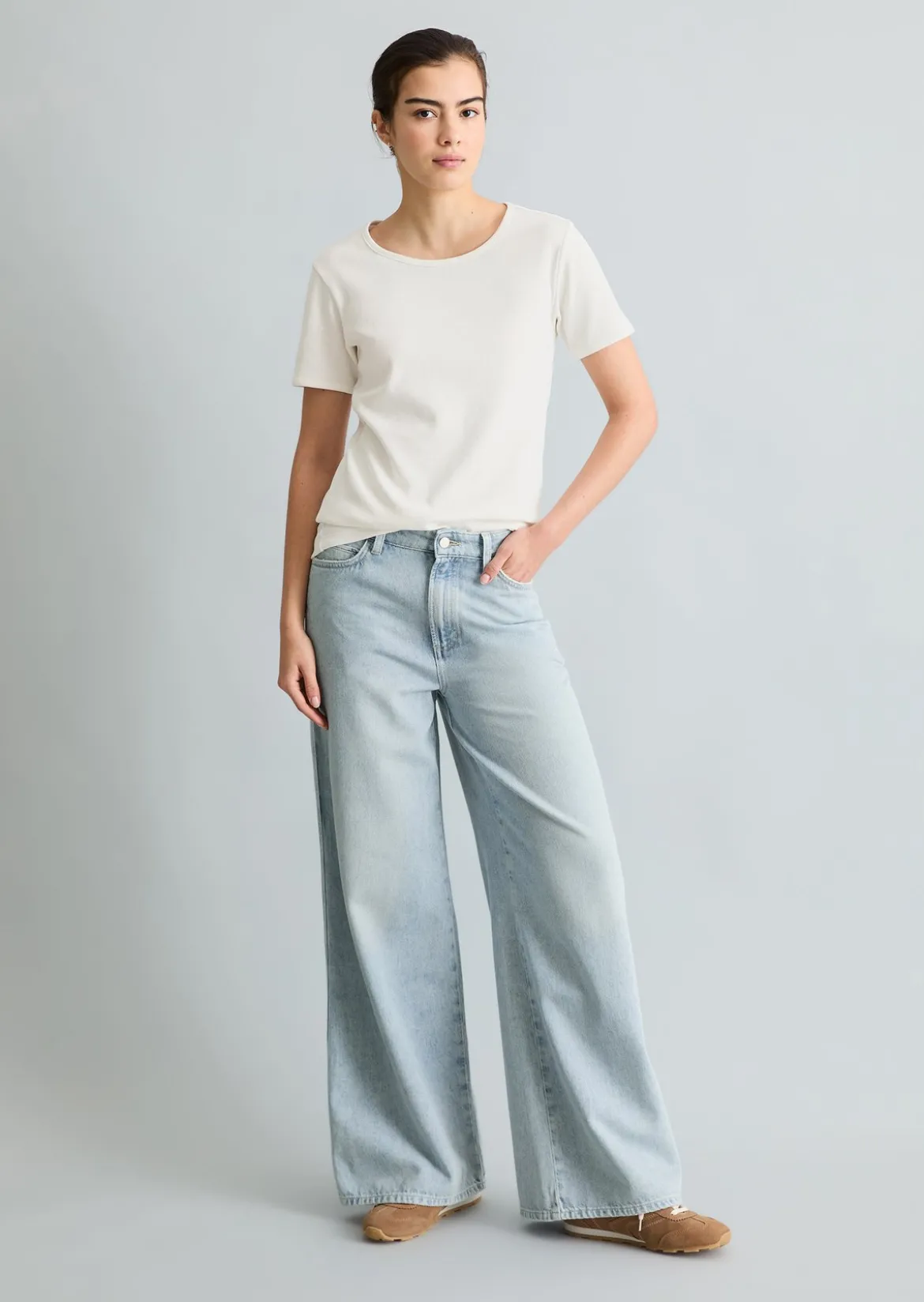 Jeans Model Anjo extra wide aus Rigid Denim