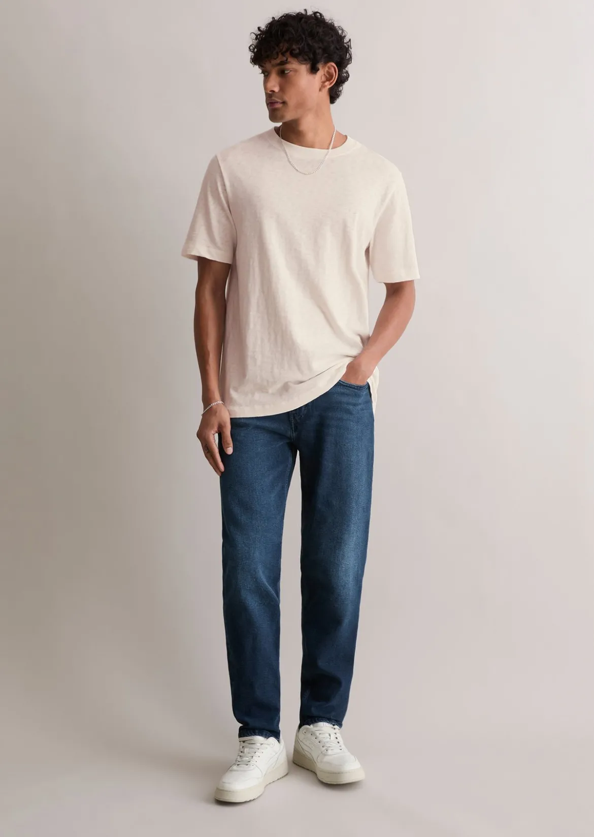 Jeans Model Aric tapered aus Bio-Baumwoll-Mix