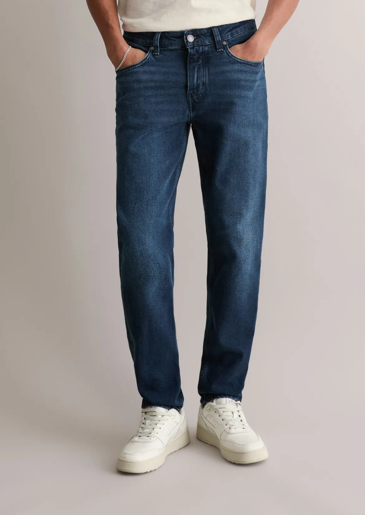Jeans Model Aric tapered aus Bio-Baumwoll-Mix