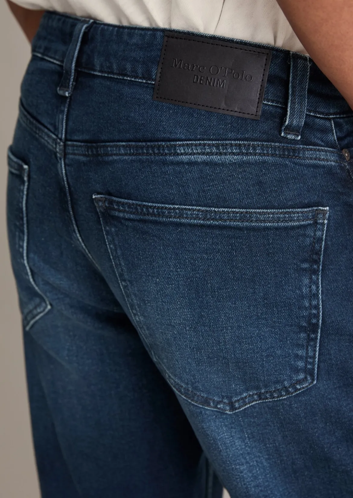 Jeans Model Aric tapered aus Bio-Baumwoll-Mix
