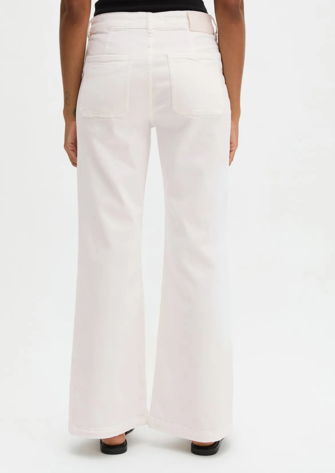 Jeans Model Caya flared aus Left Hand Denim