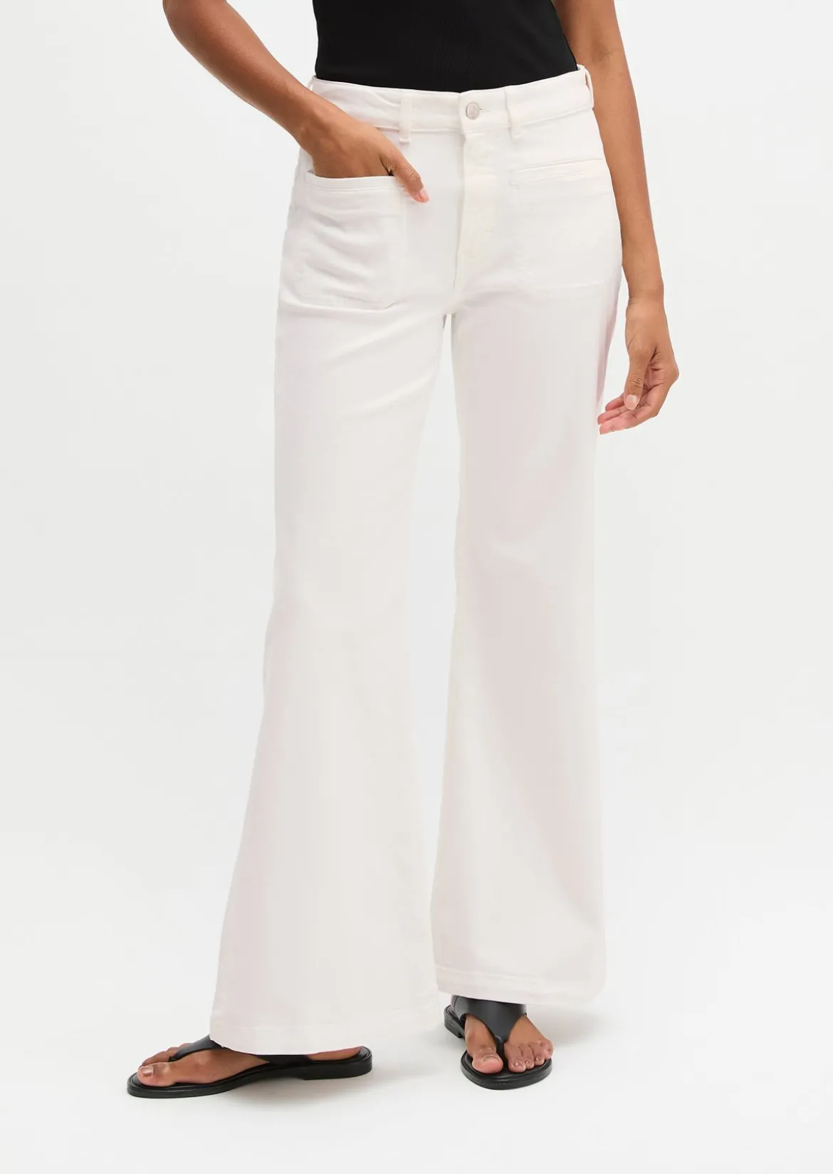 Jeans Model Caya flared aus Left Hand Denim