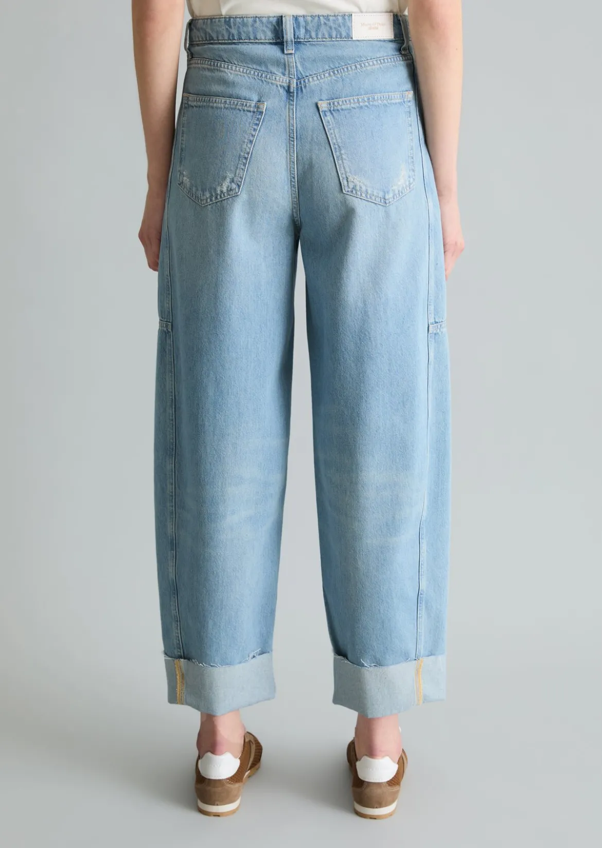 Jeans Model Enni wide barrel cropped aus reiner Bio-Baumwolle