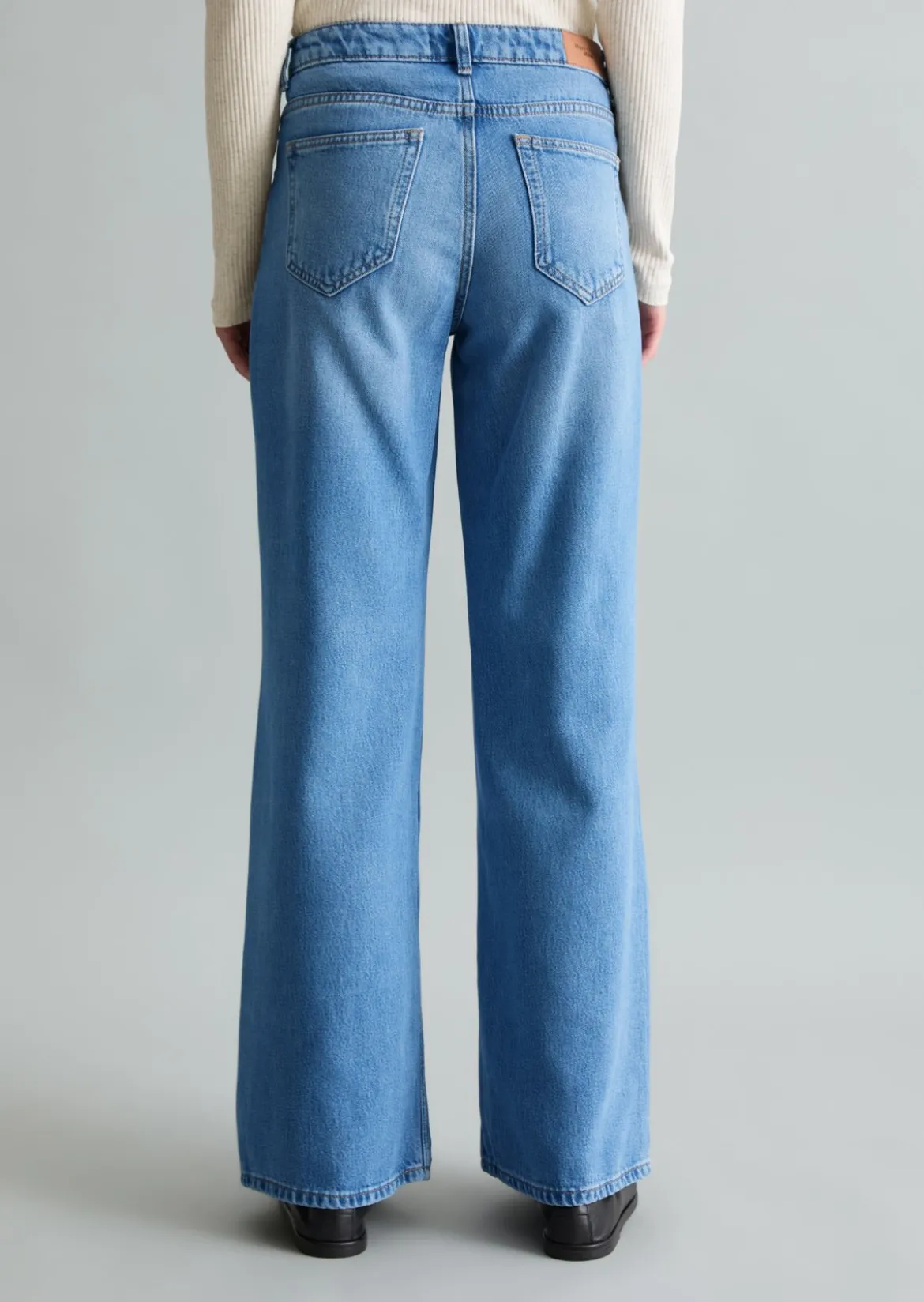 Jeans Model Grethe loose flared aus Lyocell-Mix ohne Stretch