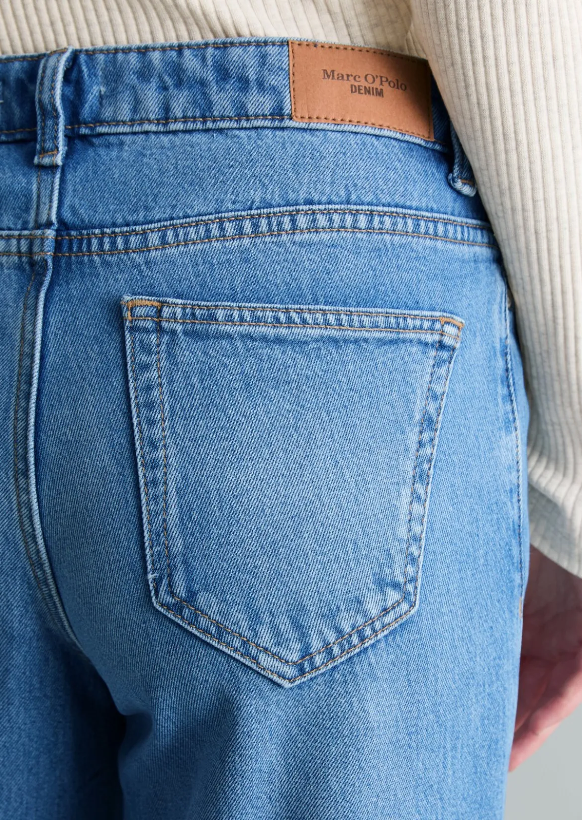 Jeans Model Grethe loose flared aus Lyocell-Mix ohne Stretch